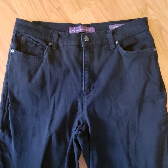 Gloria Vanderbilt Amanda fit black jeans - Picture 2 of 7